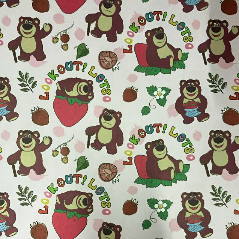 

Kertas Kado Sansan Wawa Motif Lotso - L3