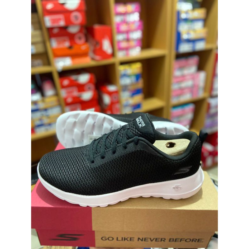 Skechers 15601/BKW GO WALK JOY-PARADISE BLACK/WHITE