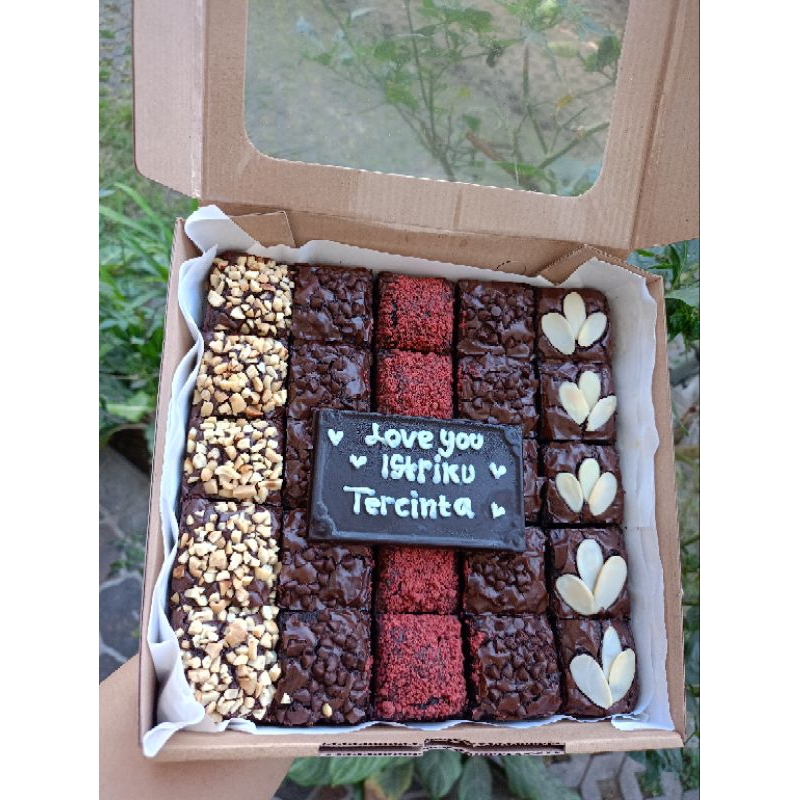 

brownies ultah/costume bebas request ucapan