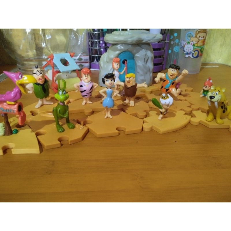 figure keluarga flinstone original cartoon network