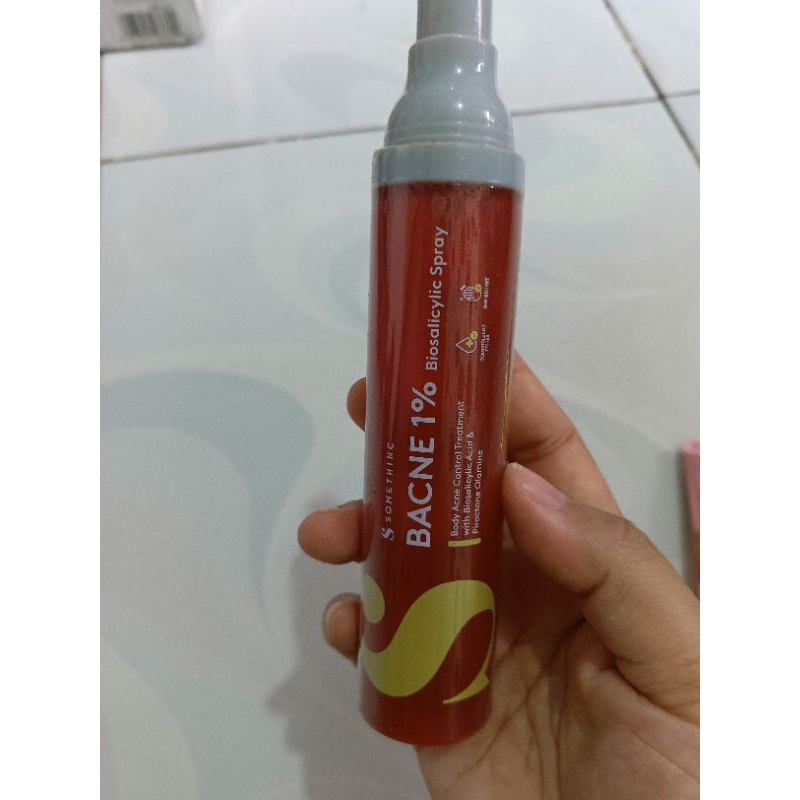 somethinc backacne  spray jerawat punggung