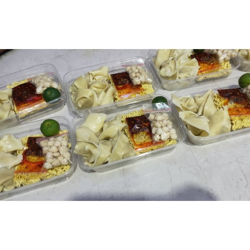 

Pangsit Chili Oil Mie