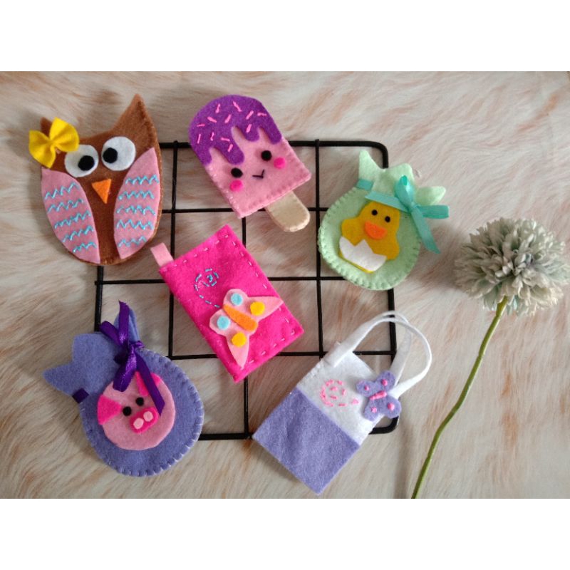 

Amplop/Dompet Flanel Karakter Kode C ( 6pcs)