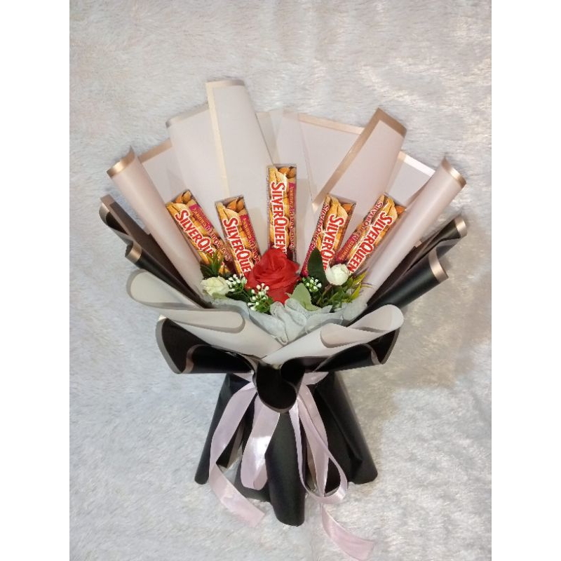 

buket coklat silverqueen/ hadiah ultah/ unniversary