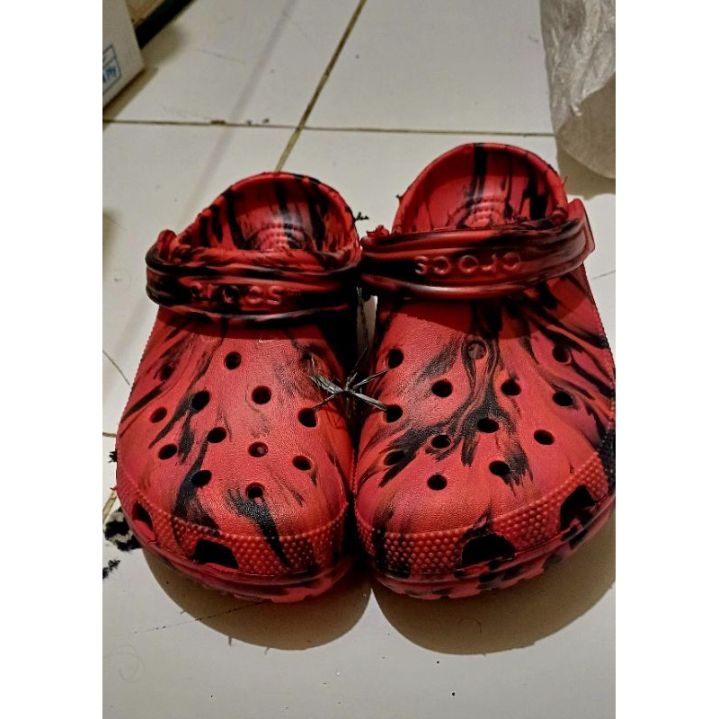 Sandal Crocs Cutting