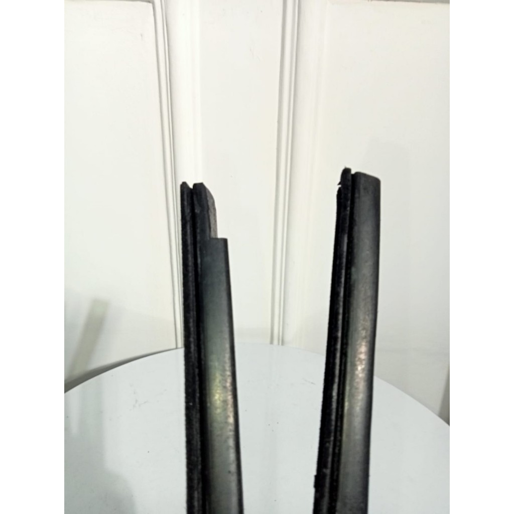 Pelipit Kaca Dalam Set Mobil Nissan Terrano