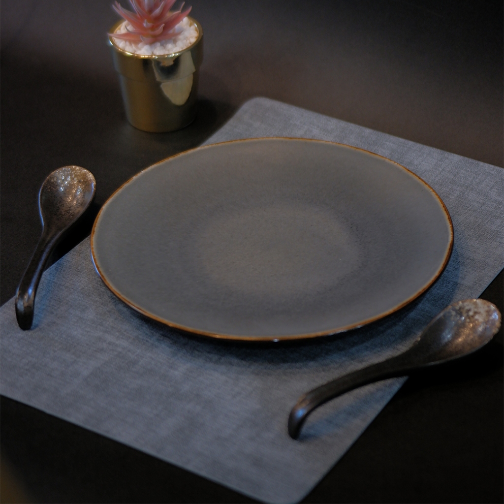 Piring Saji Motif Unik / Dinner plate Reactive