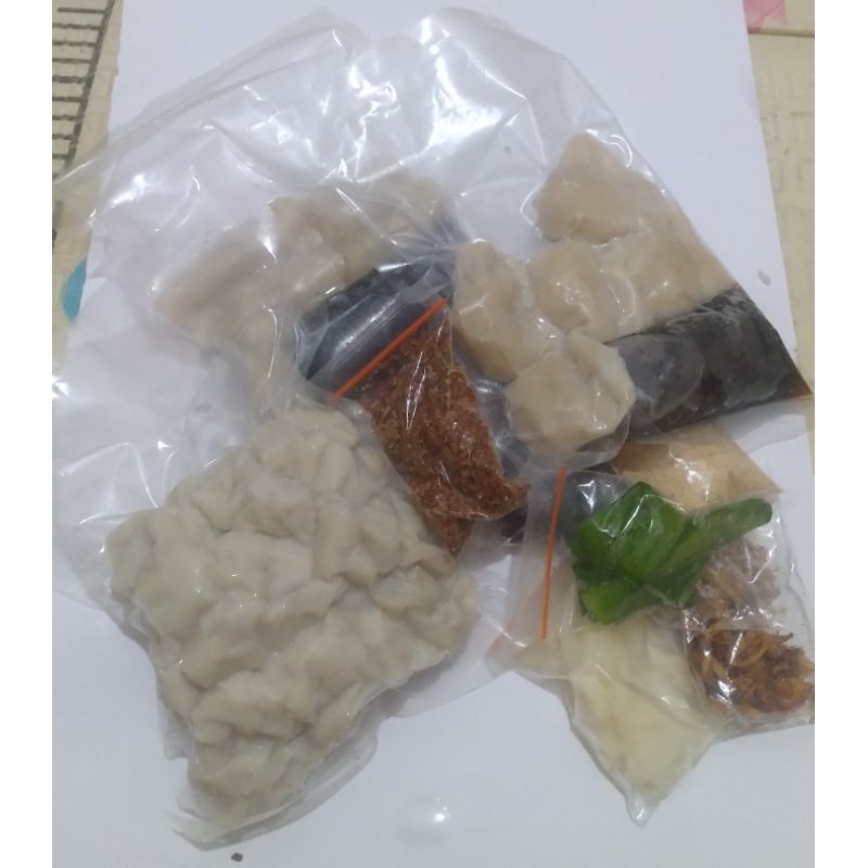 

Paket Hemat Mix Tekwan dan Pempek