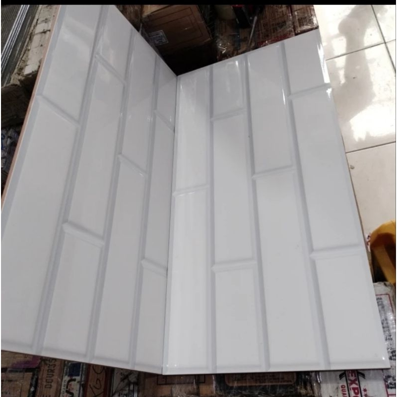keramik dinding Kia Iglo white 30 * 60 kw 1