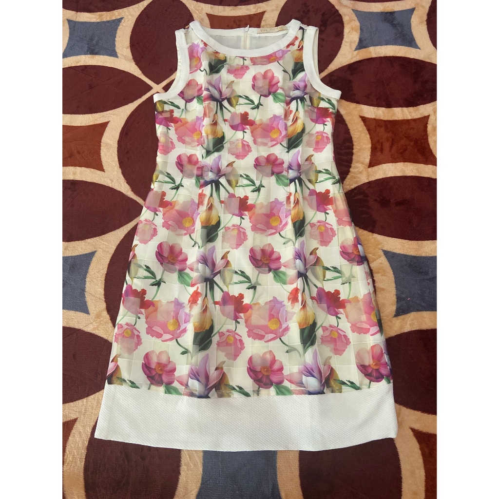 Preloved Dress Flower Putih - Original Brand Minimal