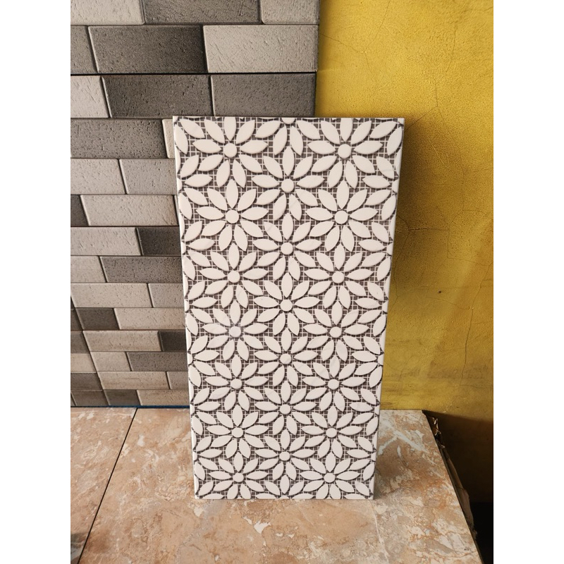 KERAMIK DINDING 30x60 BUTERFLYY MULIA TILE