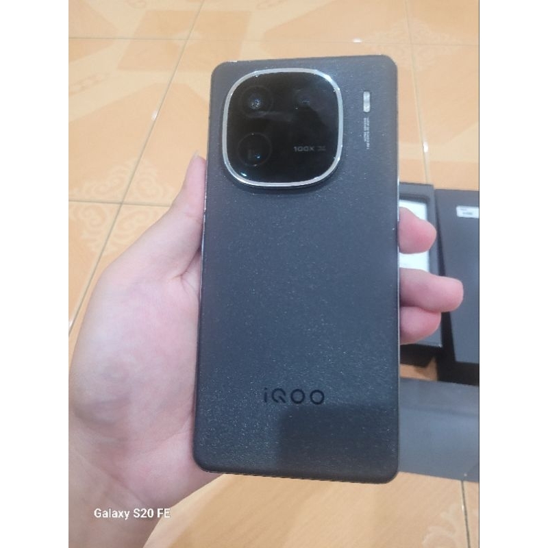 iqoo 12 second black