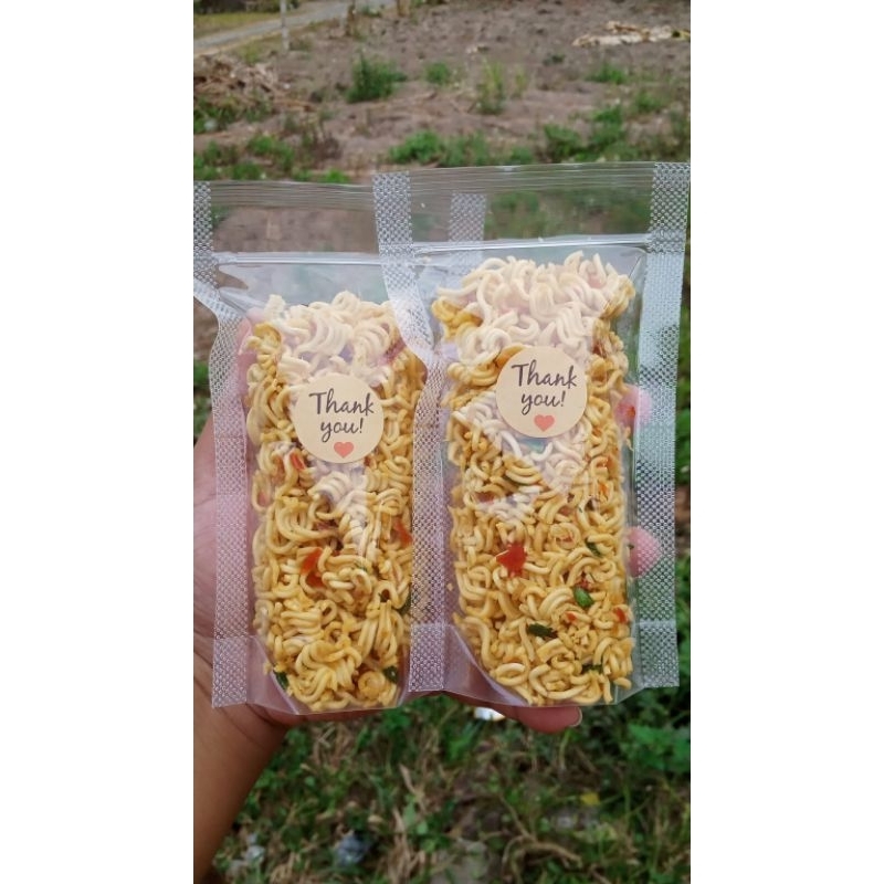 

Mie kering jadoel By NaZhaf pedas manis daun jeruk 55gram