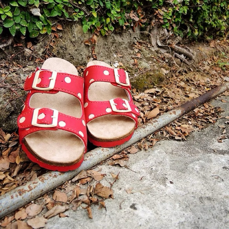 sandal megumi dotted