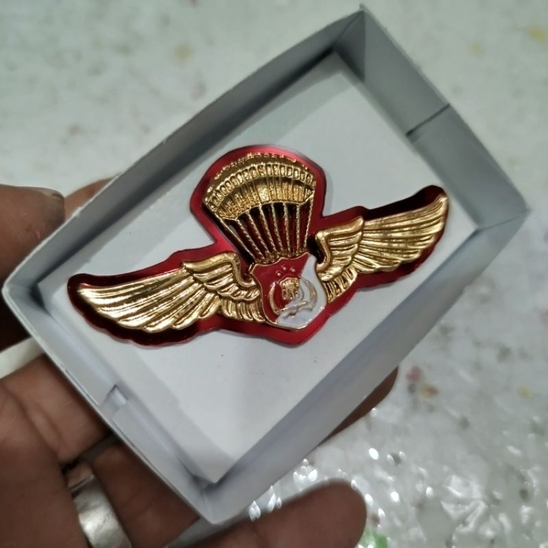 brevet wing para terjun polri dasar akrilik mika