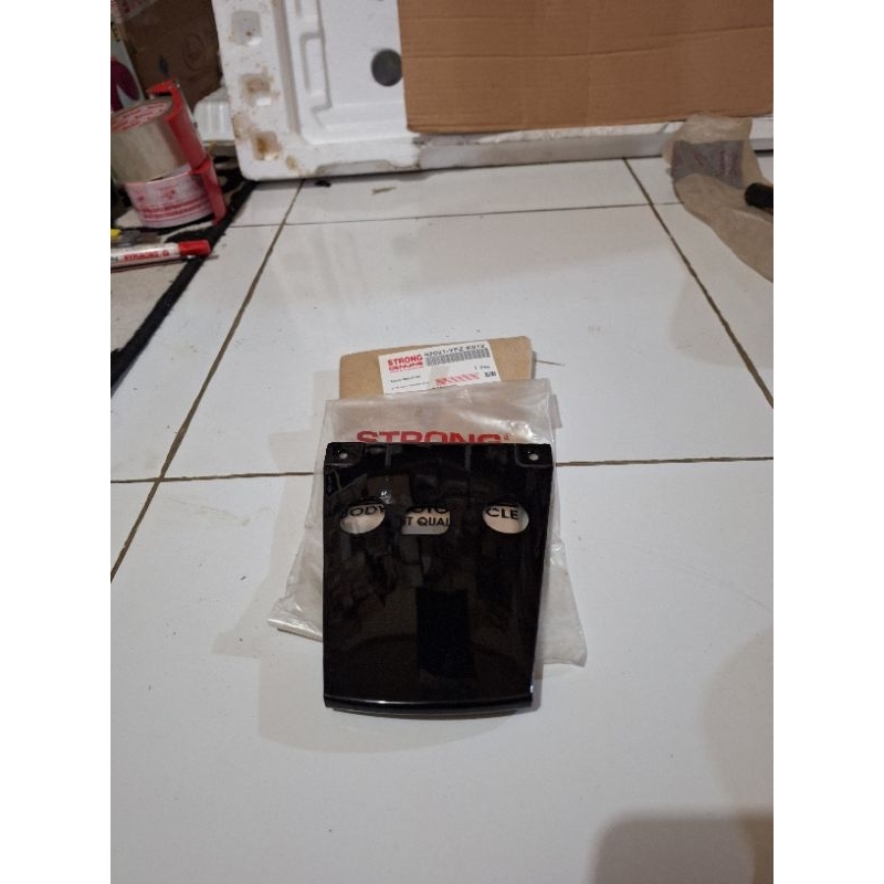 covertail sambungan body belakang f1zr fizr lubang merk strong