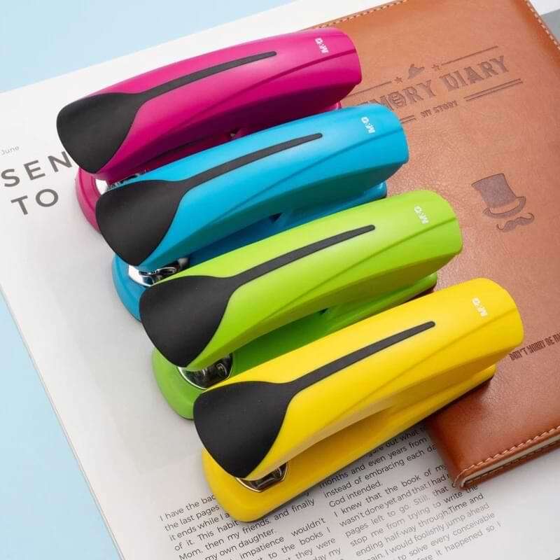 

M&G ABS92664 STAPLER DURABLE DUAL-COLOR INJECTION 24/6 & 26/6