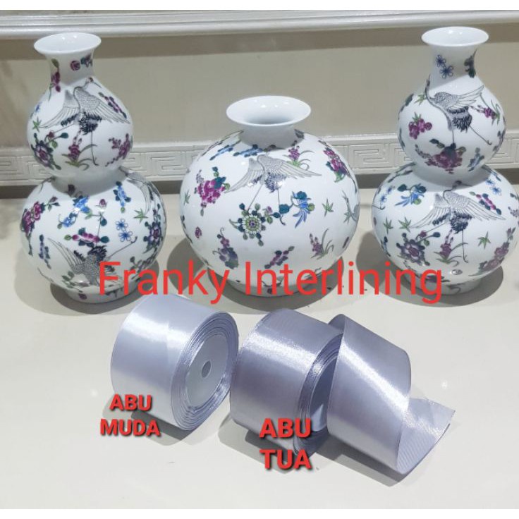 

MURAHMERIAH PITA SATIN POLOS SUPER Lebar 5CM 2 PER ROLL ISI 18 METER