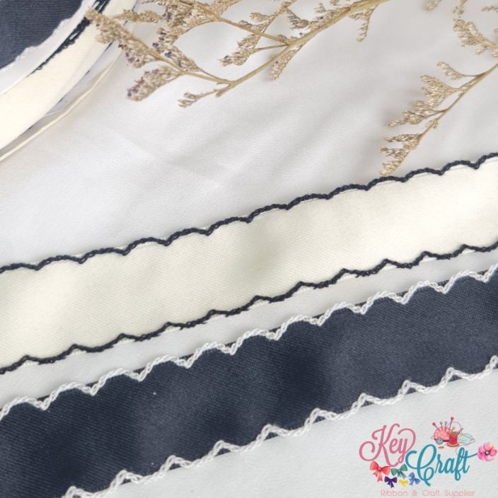 

MURRRMERRR Pita Korea Lace Classic black and white size 25cm