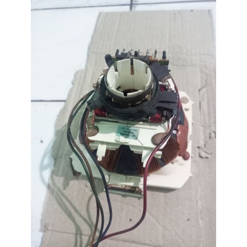 defleksi/ yoke Polytron xbr Ew