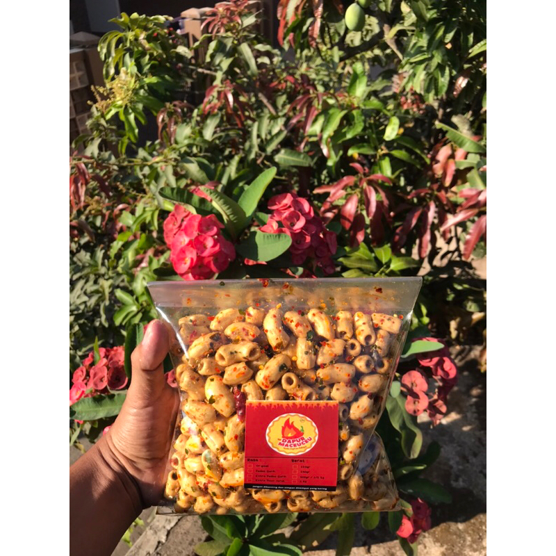 

Makaroni Bantet Pedas Extra Daun Jeruk 250 gram