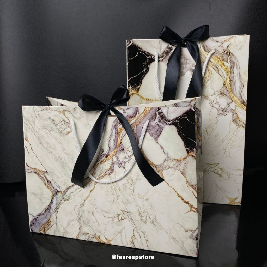 

PaperBag Desain O.M White Lanscape & Potrait Wedding Ultah Aesthetic Bridesmaid Tas Kado Premium