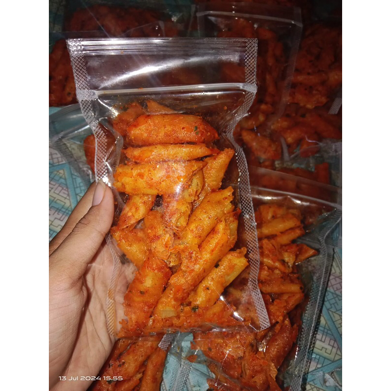 

Keripik lumpia pedass