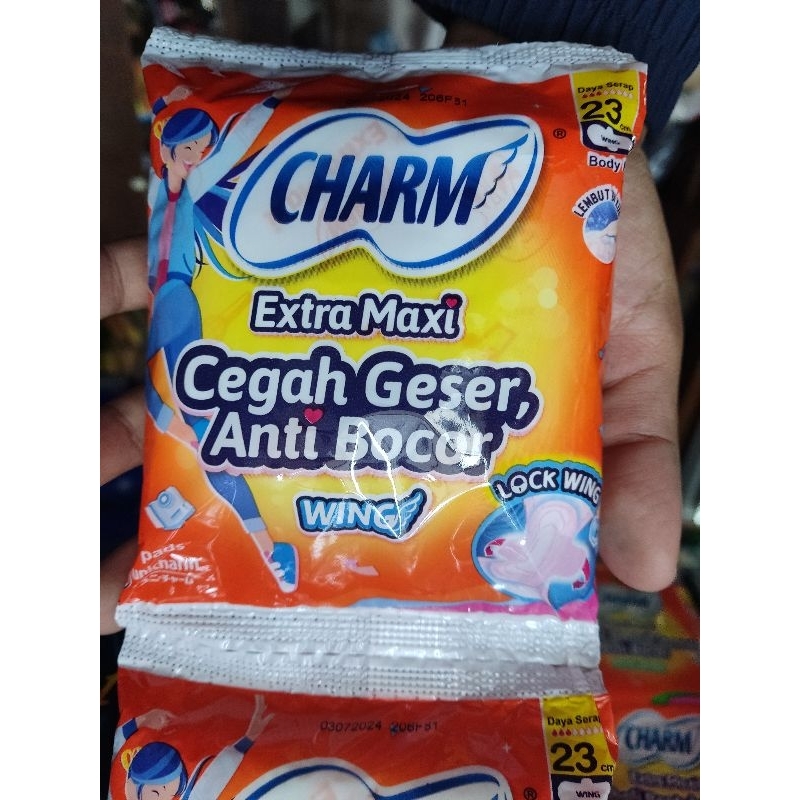 Charm day extra maxi 1 sachet (isi 2)