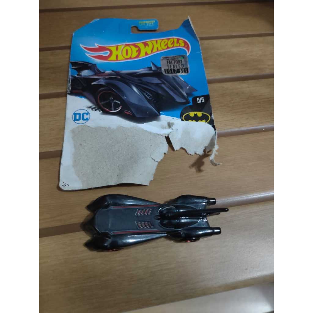 HOT WHEELS BATMOBILE LOOSE - SUPER TREASURE HUNT edisi ban karet