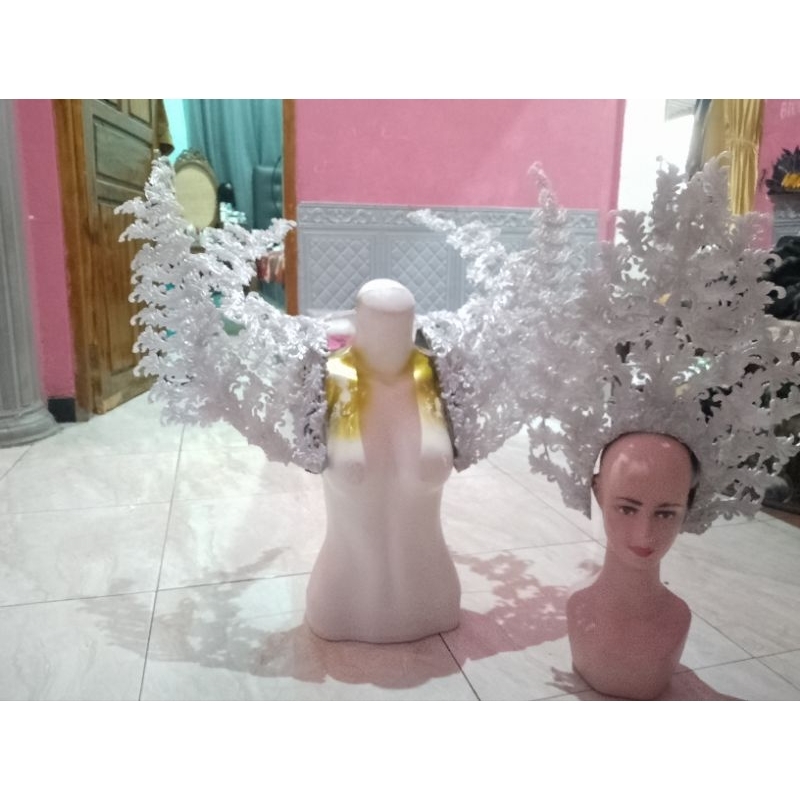 mahkota dan sayap maskot karnival