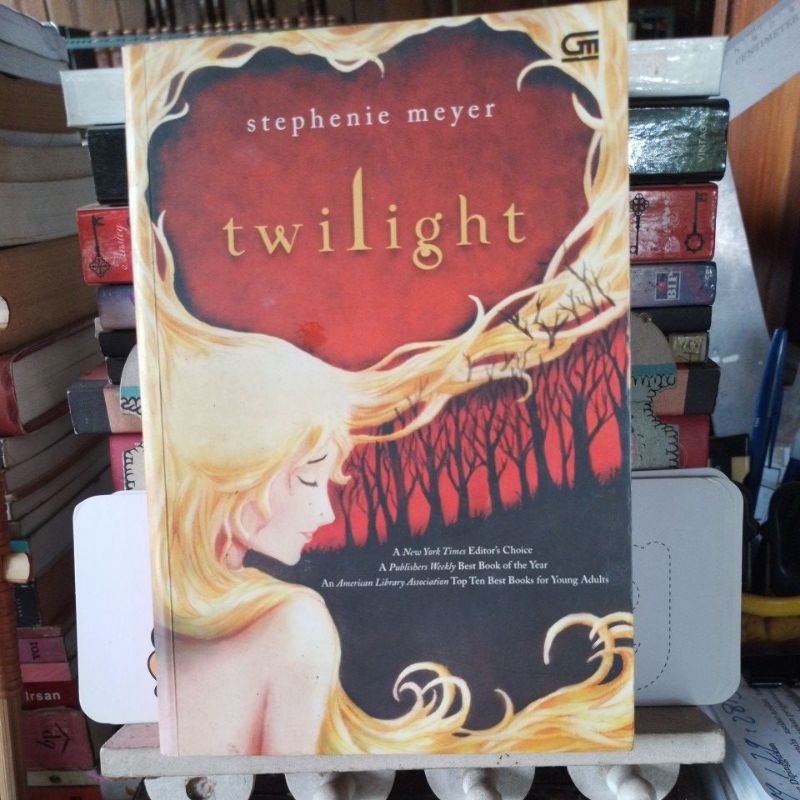 Twilight. Stephenie Meyer