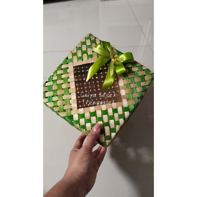 Besek bambu mika 20x20x7cm sepasang