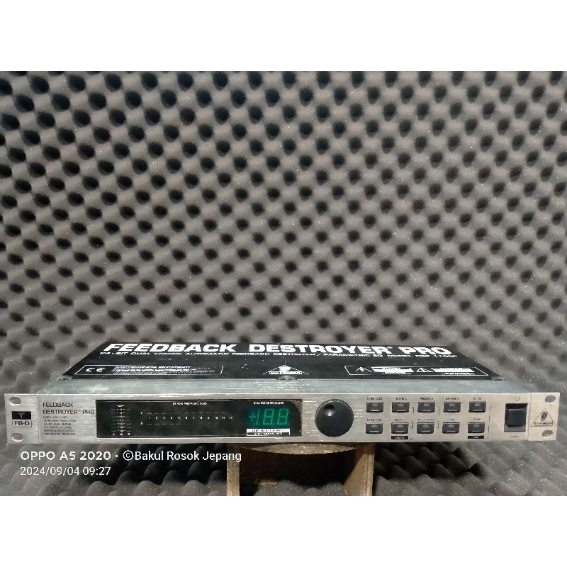 FEEDBACK DESTROYER BEHRINGER AUTOMATIC FEEDBACK DESTROYER/PARAMETRICEQ MODEL DSP1100P