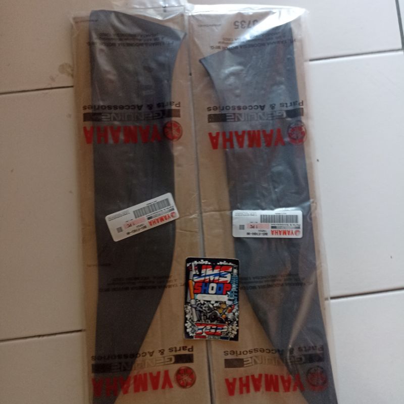 sepasang karet karpet mat ijakan kaki aerox lama aerox old original ygp