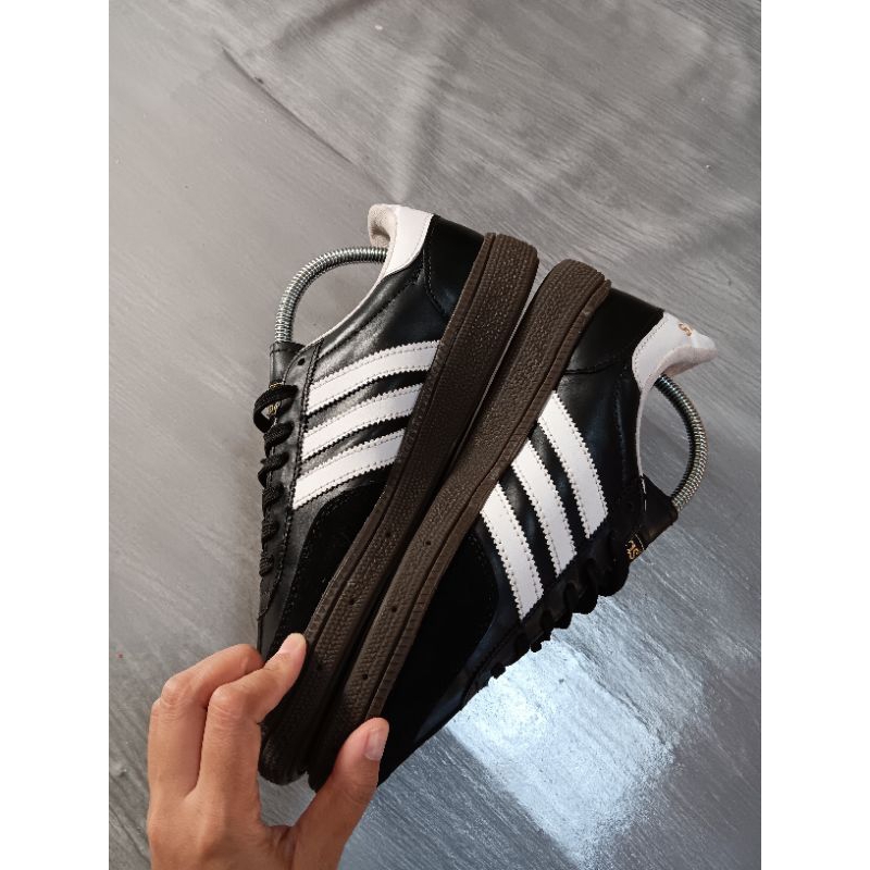 Sepatu Adidas Spezial Second