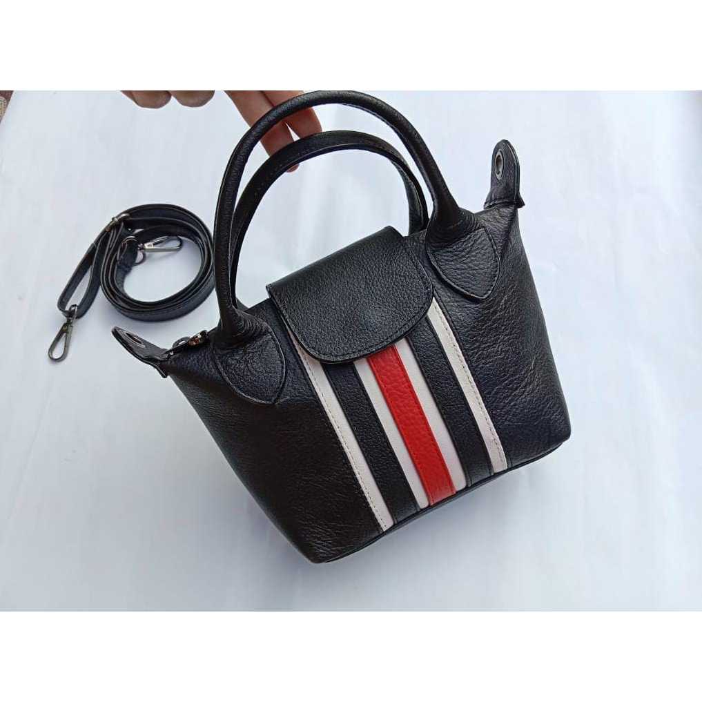 TAS KULIT SELEMPANG WANITA/ tas kulit berkualitas/ tas kulit original/ tas selempang wanita kulit/ t