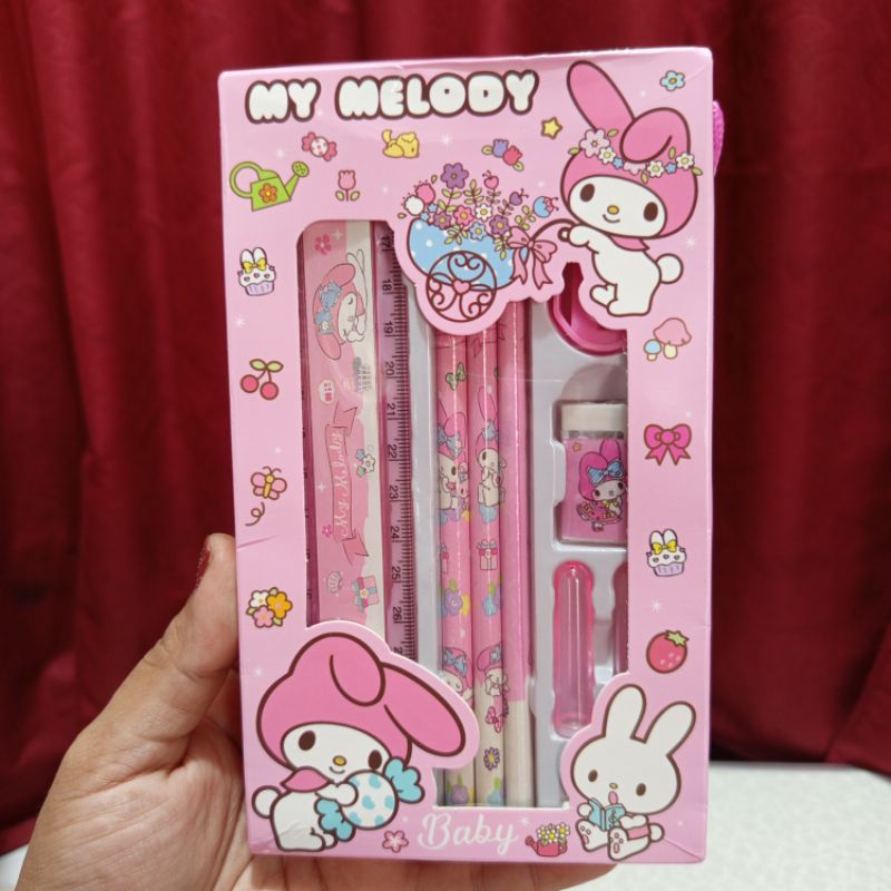 

Alat Tulis Anak Sekolah Set Lengkap - Pensil, Penggaris, Penghapus, Rautan, Penutup Pensil My Melody & Cinnamoroll
