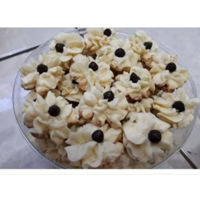 

Kue Semprit Chocho Chips Homemade 500gr per toples