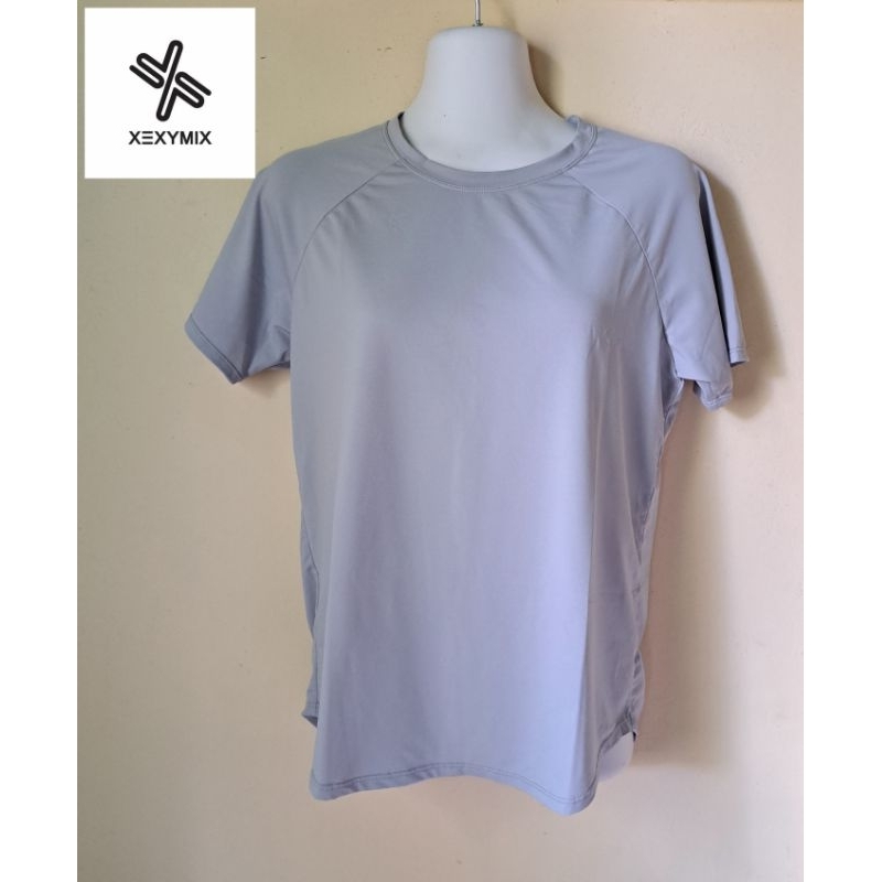 [PRELOVED/THRIFT] XEXYMIX KAOS T-SHIRT ATASAN SPORT OLAHRAGA WANITA ABU SAGE