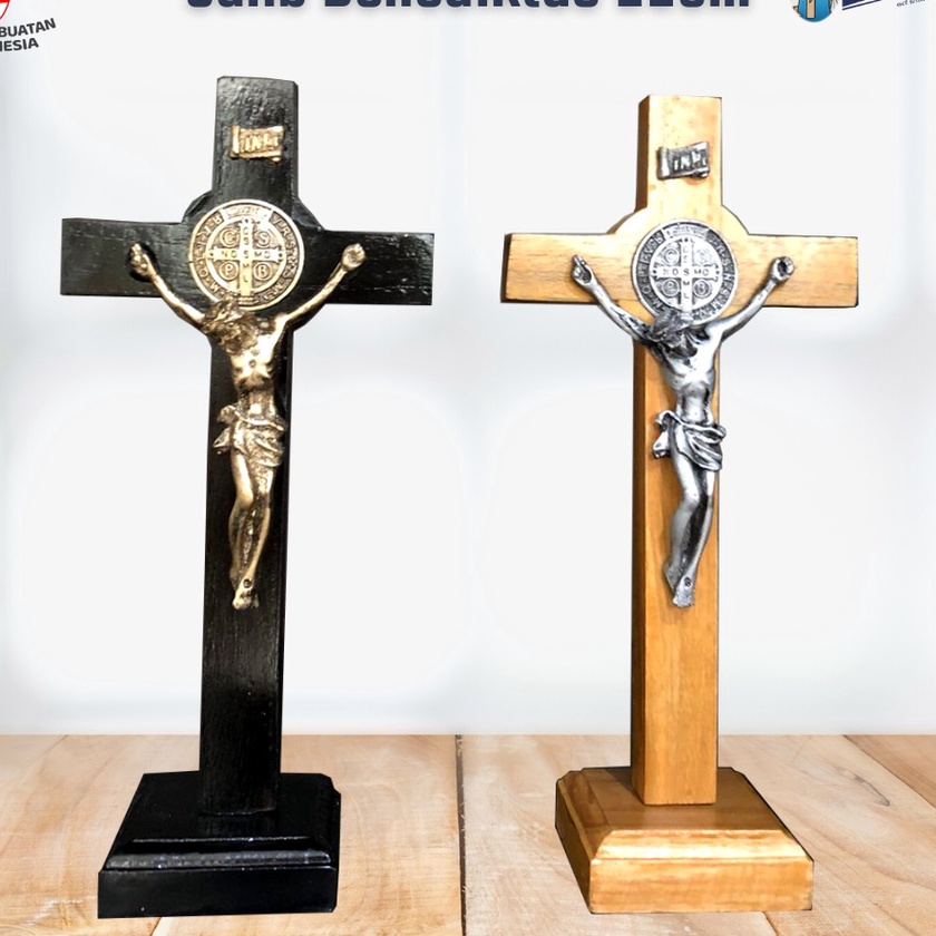 KF7 SALIB KAYU BENEDIKTUS  Salib Meja