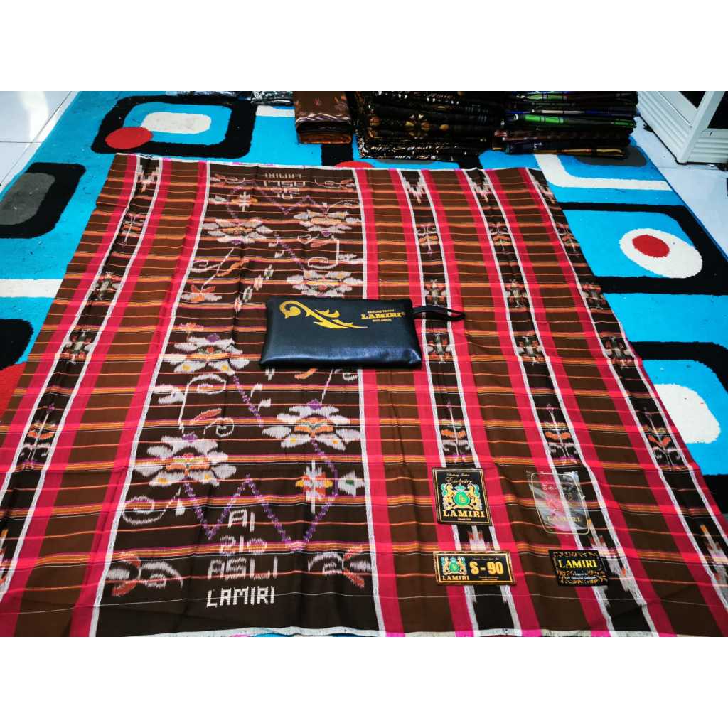 SARUNG LAMIRI MGT KOTAK BAHAN MESRES