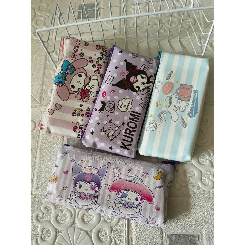

Tempat Pensil Tepak Pensil Medium Motif Kuromi Lucu