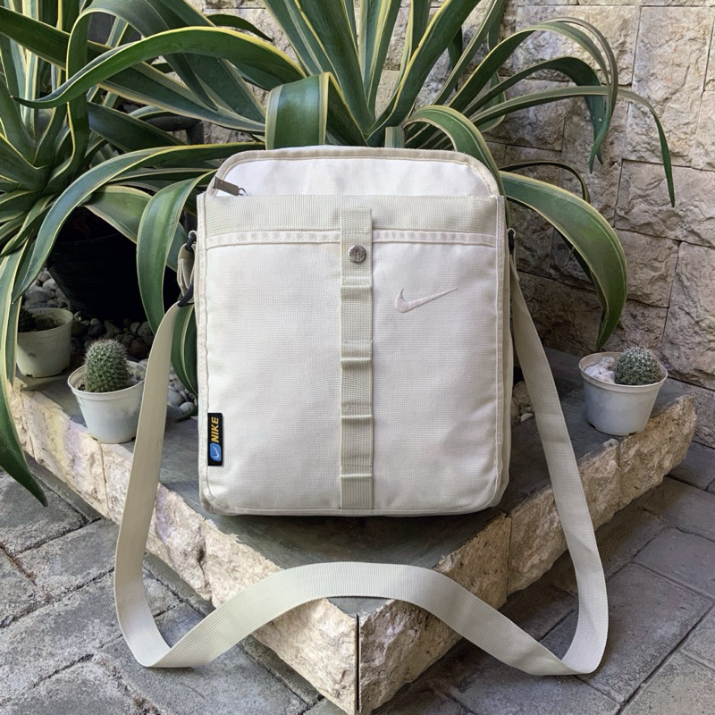 TAS NAIKIE 90S VINTAGE SLING BAG ALL WHITE