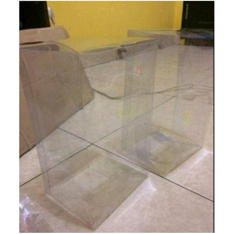 

kotak mika souvenir ukuran 12x13x28 model, alas sambung, atas dos odol