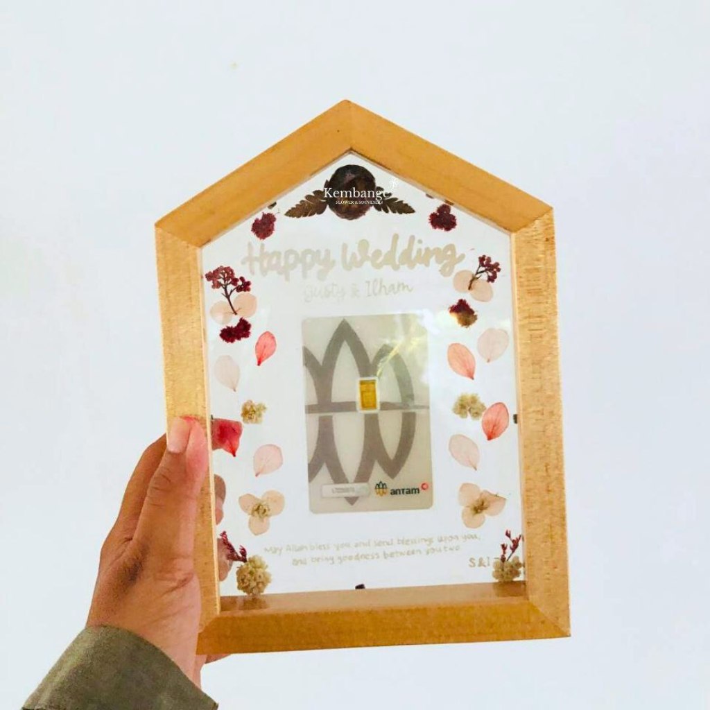 PIGURA TRANSPARAN KACA AKLIRIK KADO EMAS 24K KADO WEDDING KADO ULTAH WISUDA PIGURA KAYU BUNGA KERING