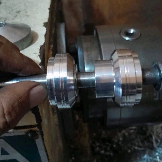 Boshing depan aerox segitiga lexy velg lexy dan mio shok standar aerox