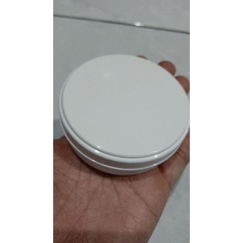 wadah pot lulur 100 gram putih bahan plastik