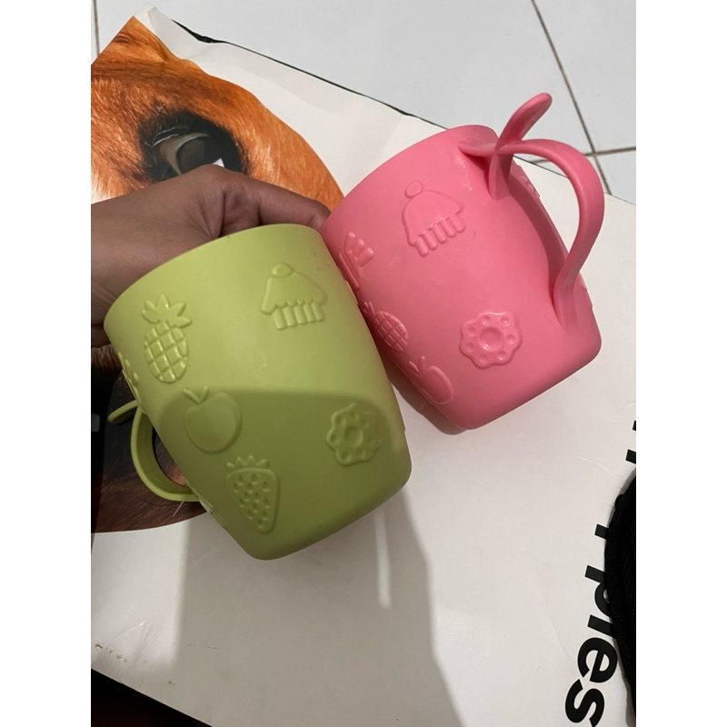 Gelas plastik pink & hijau
