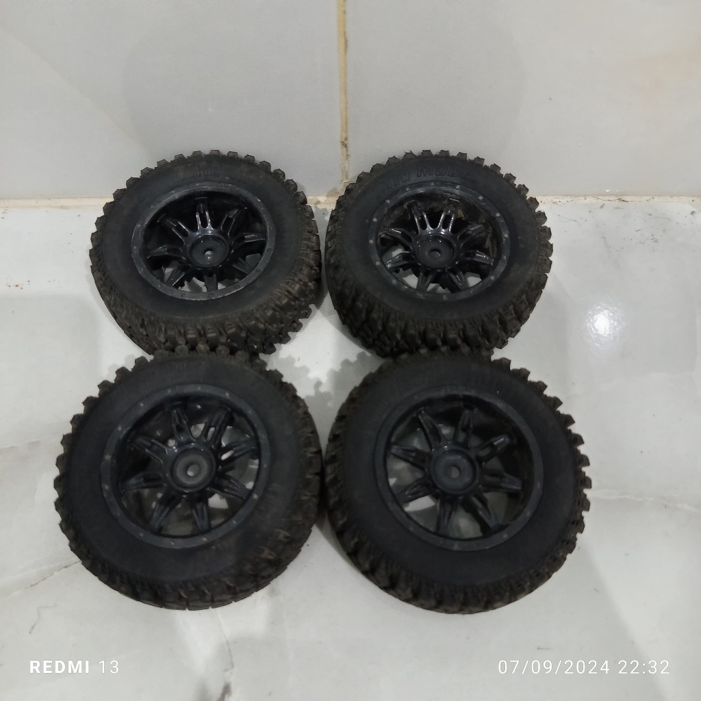 ban rc adventure 1/12 mn128 mn86 hex 12mm bekas 4 buah