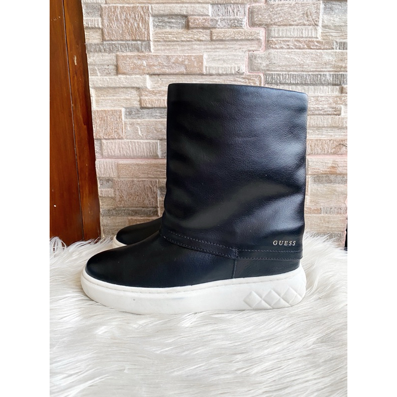 PSPGN.CO | ORIGINAL BRANDED GUESS SEPATU KULIT WANITA ANKLE BOOTS FASHION HOOK&LOOP LUXURY